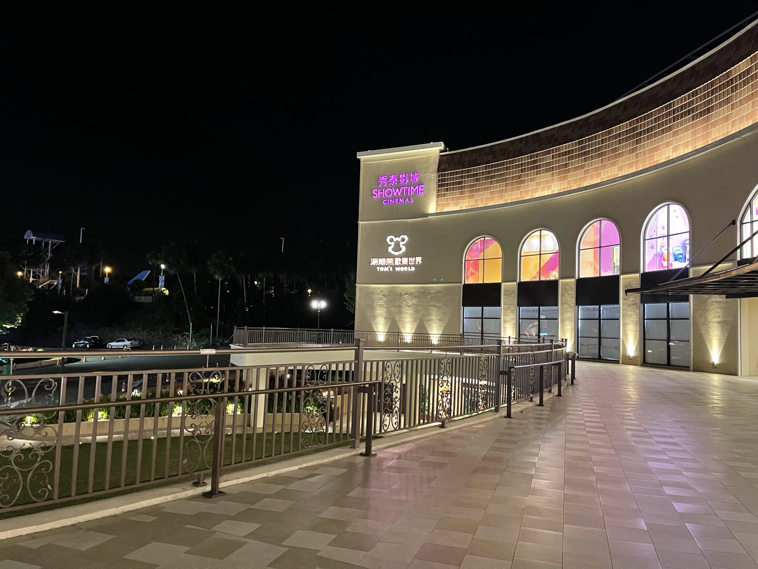 台中住宿-麗寶賽車主題旅店-麗寶OUTLET MALL-馬拉灣(2022) 21 img 9974 scaled