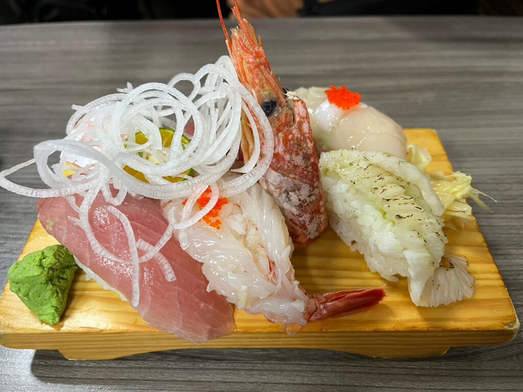 萬華美食-東三水街市場&新富町文化市場&平價新鮮金和壽司(2023) 9 1677219068 LINE ALBUM 新富町市場 230224 2